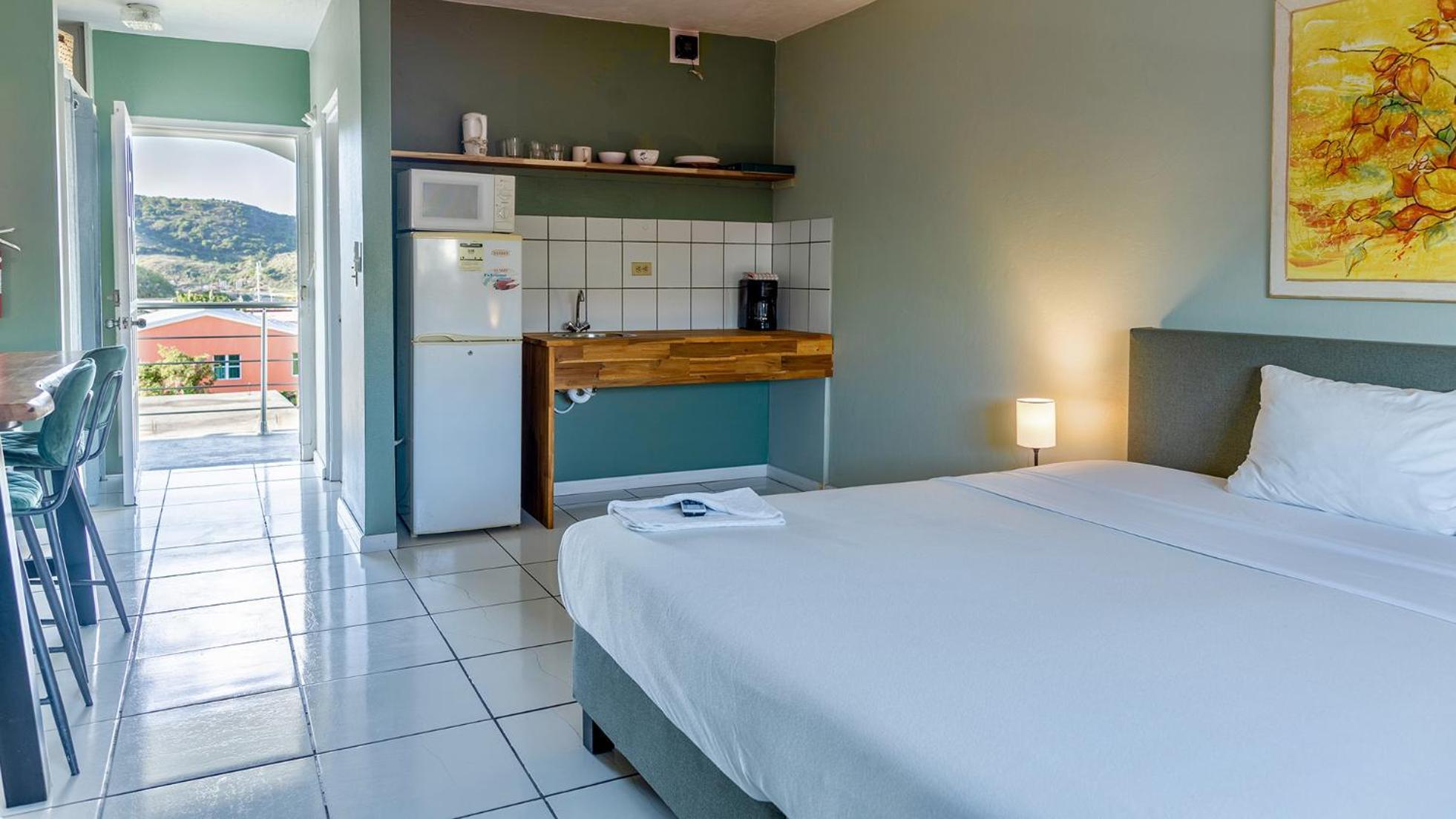 Talk Of The Town Inn & Suites - St Eustatius โอรันเยสตัด ภายนอก รูปภาพ